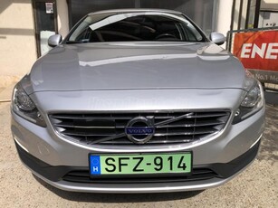 VOLVO V60 2.4 D [D6] PHEV AWD Summum Geartronic