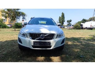 VOLVO XC60 2.0 D [D4] Momentum Geartronic FWD