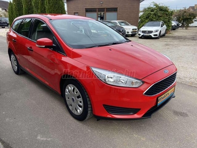 FORD FOCUS 1.6 Ti-VCT Ambiente V.SZ.KÖNYV S.MENTES KLÍMA ESP 6X LÉGZSÁK 100E KM