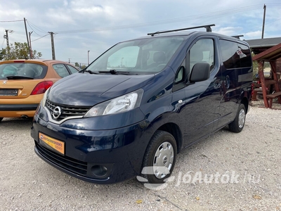 NISSAN NV200