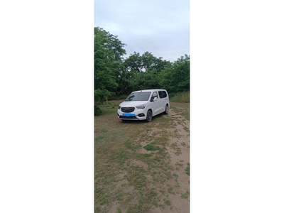 OPEL COMBO Life 1.2 T Enjoy XL (7 személyes )