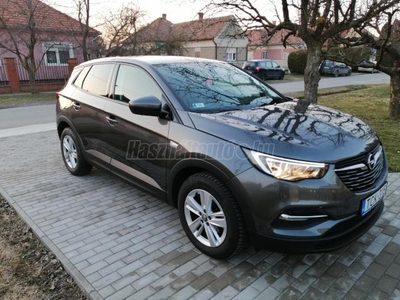 OPEL GRANDLAND X 1.5 CDTI Design Line