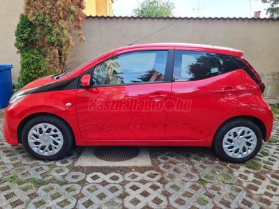 TOYOTA AYGO 1.0 x-play