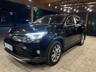 TOYOTA RAV 4 Rav4 2.5 Hybrid Executive e-CVT NXS-699! Áfás ár!