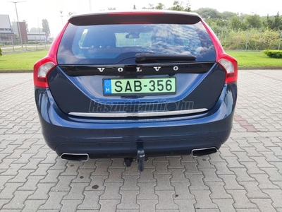 VOLVO V60 2.4 D [D6] PHEV AWD Summum Geartronic