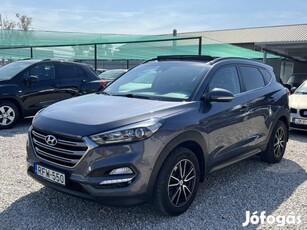 Hyundai Tucson 1.7 CRDi Premium ++Üvegtető++Mag...