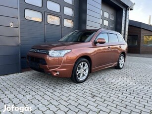 Mitsubishi Outlander 2.2 DI-D Intense Plus 4WD...