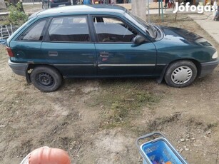 Opel Astra F autó