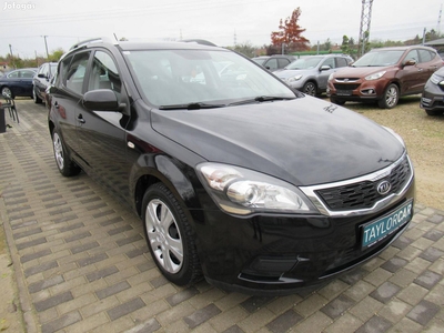 KIA CEE'D SW 1.4 LX / 128 Ezer KM / Szervizköynv /