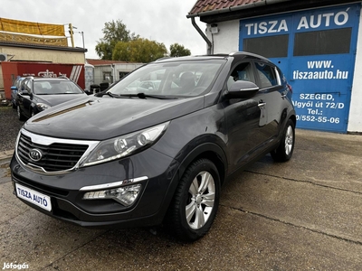 KIA Sportage 1.7 CRDi EX tolatóradar.szervizkön...