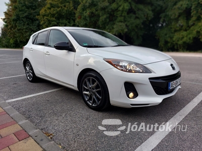 MAZDA Mazda 3