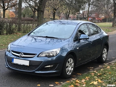 Opel Astra J Sedan 1.6 Enjoy EURO6 Újkora Óta M...