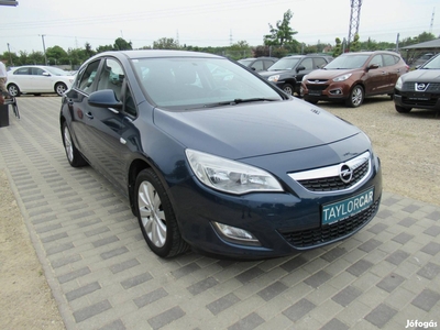 Opel Astra J 1.6 Sport / Szervizkönyv / ALU / P...