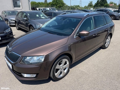 Skoda Octavia Combi 1.6 CR TDI Style DSG Kamera...