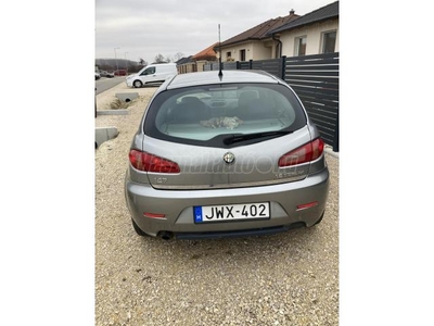 ALFA ROMEO 147 1.6 T. Spark Distinctive