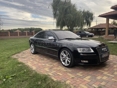 AUDI S8 5.2 V10 quattro Tiptronic