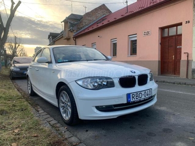 BMW 116i + alufelni garnitúra