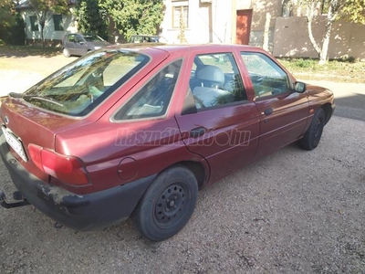 FORD ESCORT 1.3 Club