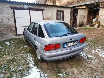 FORD ESCORT 1.4 CLX (Tuscany)