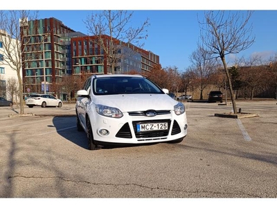 FORD FOCUS 1.6 SCTI Ecoboost Titanium Mo-i. 2. tulajtól. szervizk. vonohorog. pajzs rablásgátló