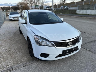 KIA CEE'D 1.6 CRDi TX FRISS VIZSGA. SZÉP ÁLLAPOT.PLUSZ KERÉK