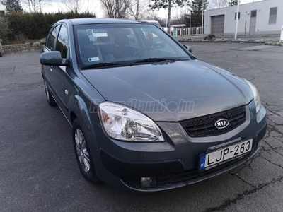 KIA RIO 1.6 Autómat