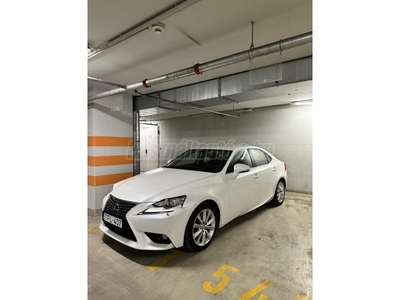 LEXUS IS 300h Comfort&Navigation (Automata)