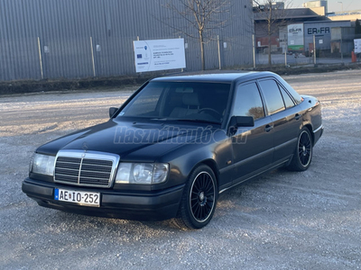 MERCEDES-BENZ W 124 300D