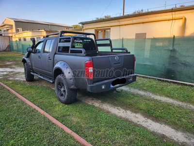 NISSAN NAVARA 4WD Double 2.5D XE