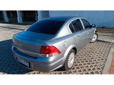 OPEL ASTRA H Sedan 1.6 Classic III