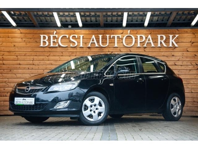 OPEL ASTRA J 1.4 Cosmo 1 ÉV GARANCIA//MAGYARORSZÁGI//DUPLA AUTOMATA KLÍMA//NAPFÉNYTETŐ