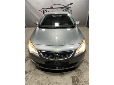 OPEL ASTRA J 1.4 T Cosmo //ÜLÉSFŰTÉS//PARK.RADAR//NAGY KERÉK//TEMPOMAT//RITKA SZÉP ÁLLAPOT//