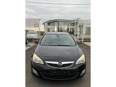 OPEL ASTRA J 1.4 T Selection