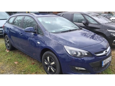 OPEL ASTRA J Sports Tourer 1.6 CDTI Start-Stop Enjoy Magyar . szervizkönyv