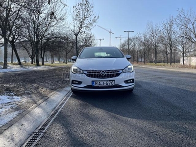 OPEL ASTRA K 1.4 T Enjoy MAGYARORSZÁGI. VÉGIG VEZETETT SZERVIZKÖNYV