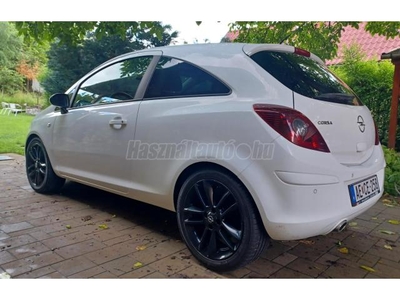 OPEL CORSA D 1.4 Cosmo