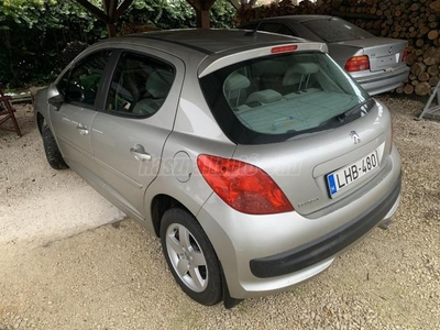 PEUGEOT 207 1.4 VTi Trendy