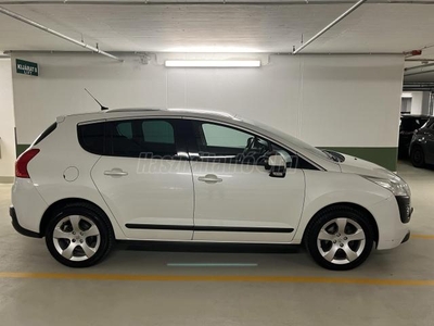 PEUGEOT 3008 1.6 HDi Confort Pack