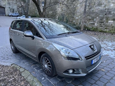 PEUGEOT 5008 1.6 HDi Active