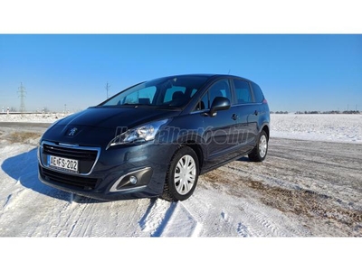 PEUGEOT 5008 1.6 HDi Allure