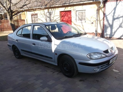 RENAULT MEGANE 1.4 16V Alize