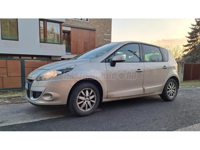 RENAULT SCENIC Scénic 1.4 TCe TomTom tolató kamera-vonóhorog-keyless go-dupla digit klíma-szervizkönyv