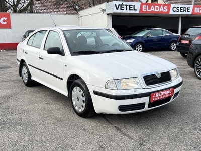 SKODA OCTAVIA 1.4 Classic Klíma Tempomat Tolatóradar Vonóhorog Fényszórómosó