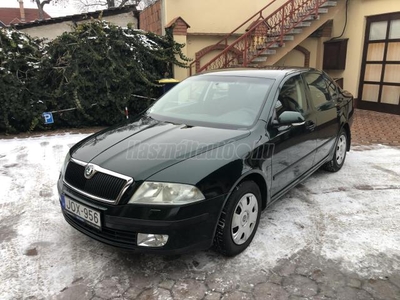 SKODA OCTAVIA 1.6 Elegance