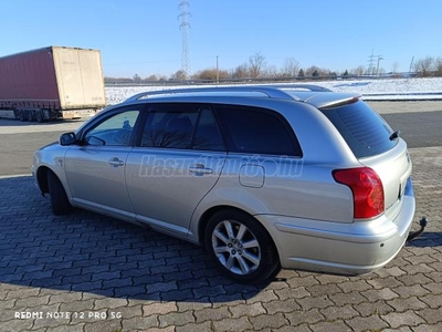 TOYOTA AVENSIS 2.0 D-4D Linea Sol