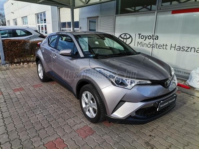 TOYOTA C-HR 1.2T Active (ülésfűtéssel) Mo-i. elektronikus szerviztörténet. 2 év Toyota T-Plus garancia