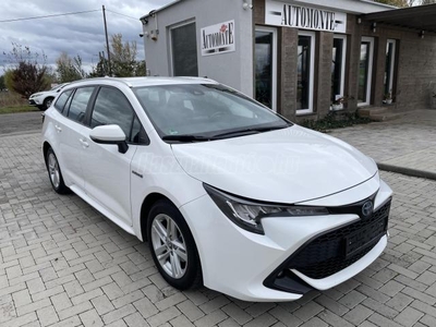 TOYOTA COROLLA Touring Sports 1.8 Hybrid Executive e-CVT SÉRÜLÉSMENTES GYÁRI FÉNYEZÉS. VÉGIG VEZETETT SZERVIZKÖNYV