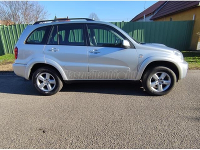 TOYOTA RAV 4 Rav4 2.0 D 4x4 Sol Plus