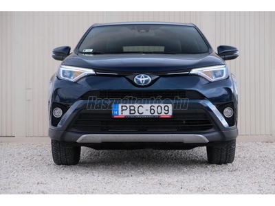 TOYOTA RAV 4 Rav4 2.5 Hybrid Trend 2WD e-CVT MAGYAR// AKÁR 1 ÉV GARANCIÁVAL// LED// FÉLBŐR// KAMERA// ÜLÉSFŰTÉS