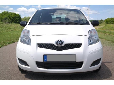 TOYOTA YARIS 1.0 LIFE JAPÁN GAZDASÁGOS JÓL MEGY EGY SZÓVAL TOYOTA